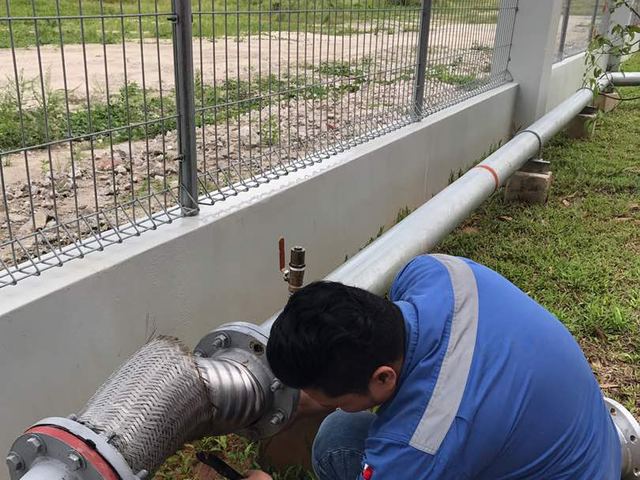 Outdoor fire main flexible joint installation